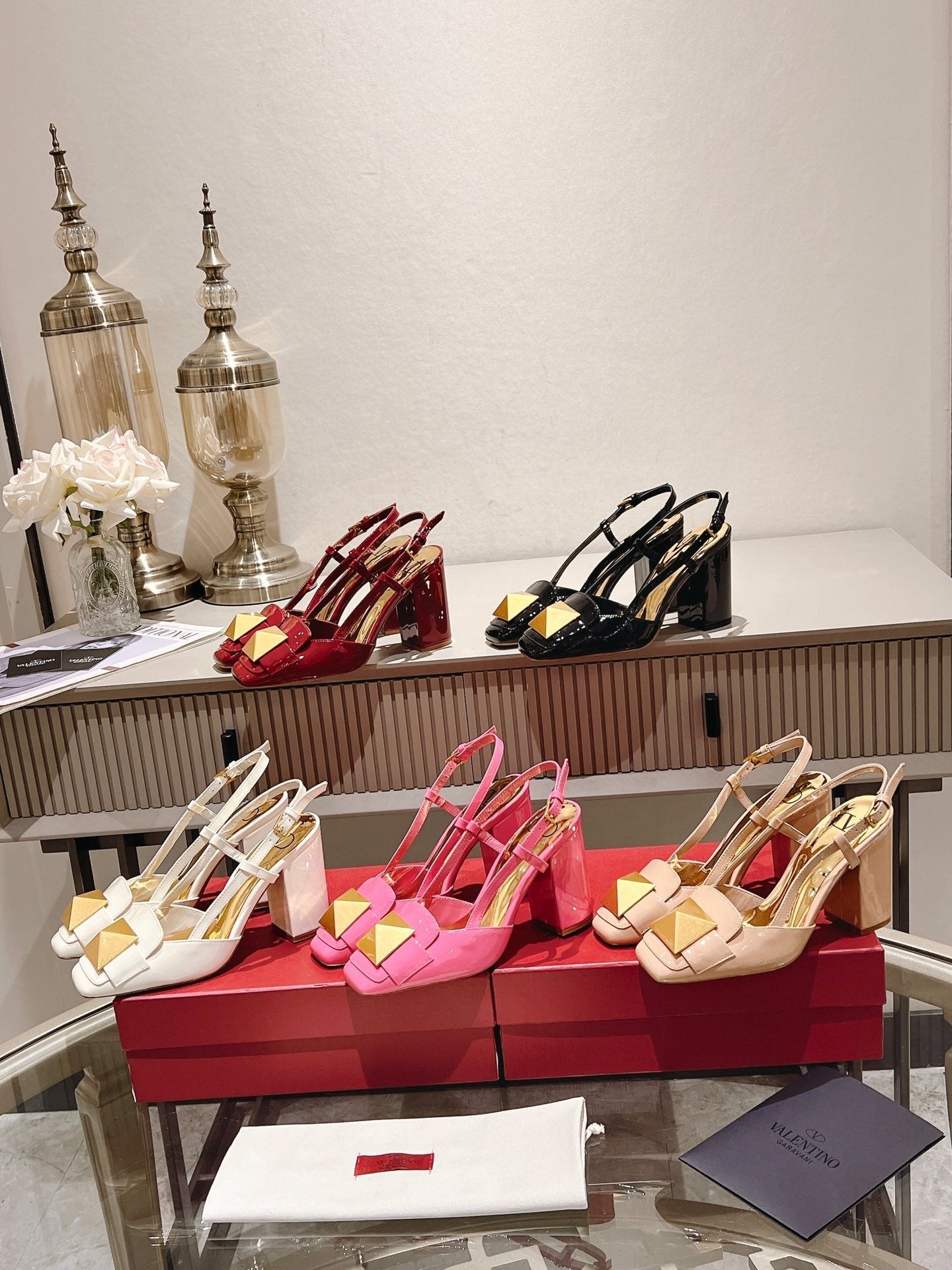 ONE STUD WHITE PATENT LEATHER LACE-UP HIGH HEELS 85 MM