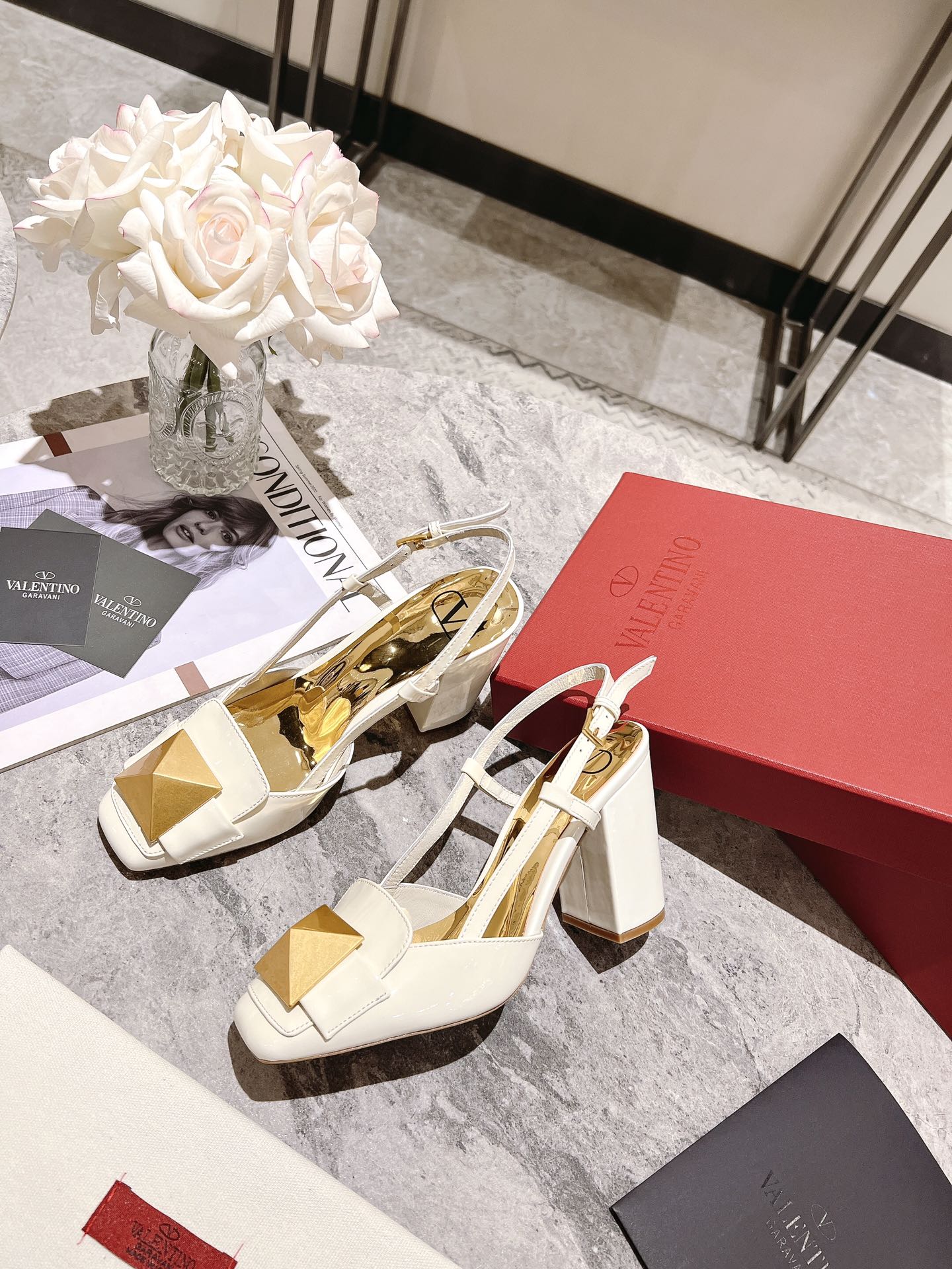 ONE STUD WHITE PATENT LEATHER LACE-UP HIGH HEELS 85 MM