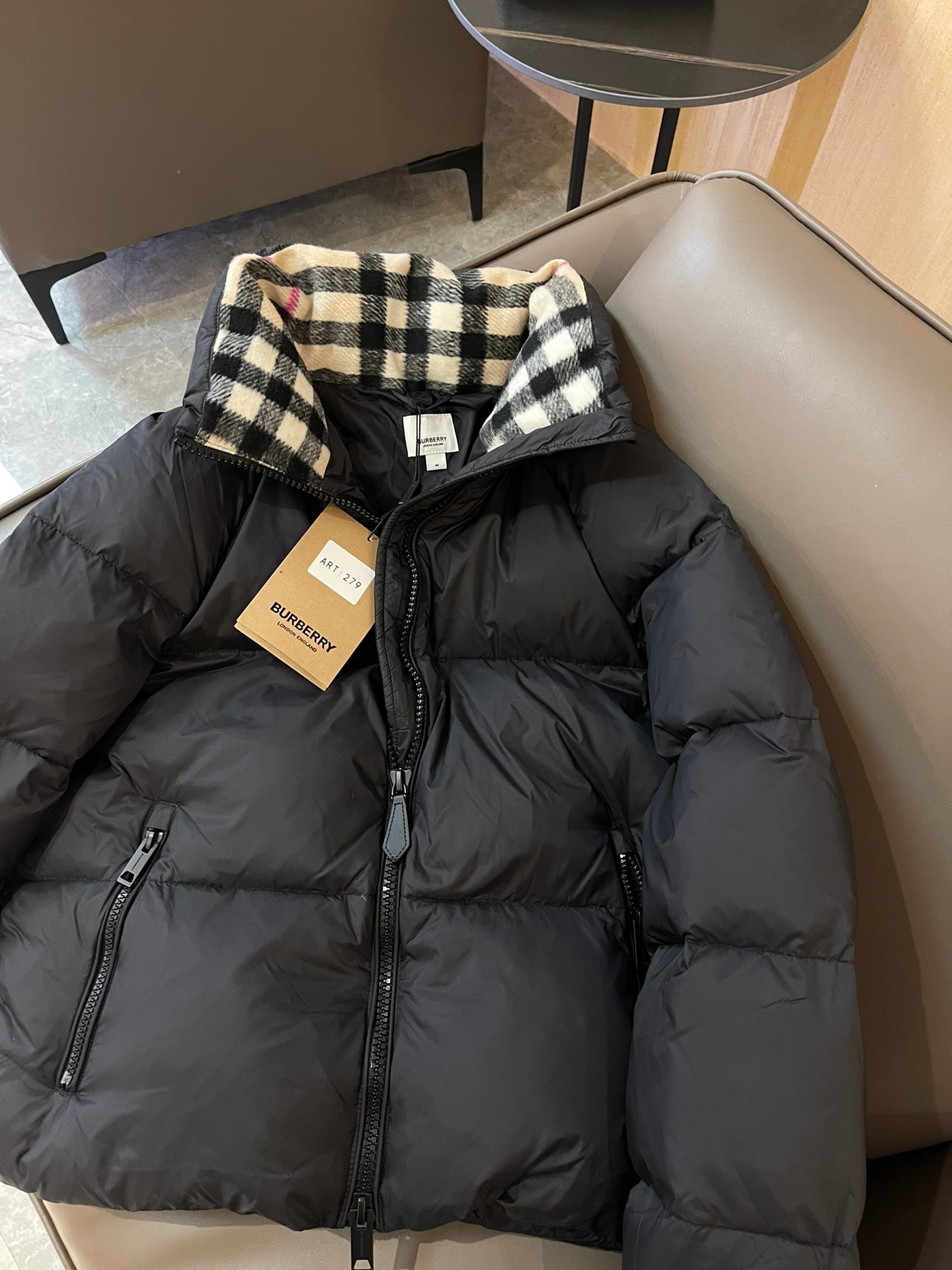 BURBERRY 25S SHORT DOWN JACKET 196