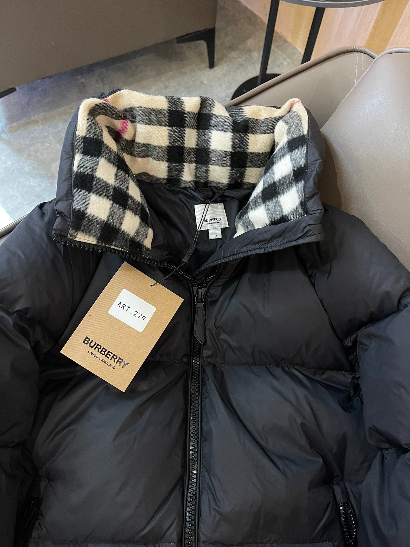 BURBERRY 25S SHORT DOWN JACKET 196