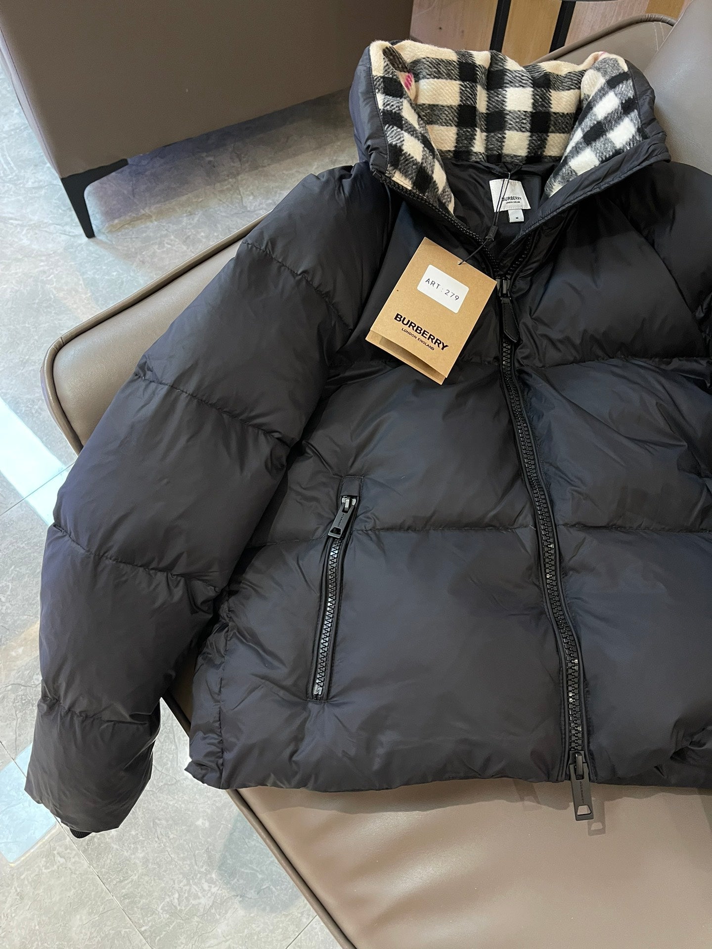 BURBERRY 25S SHORT DOWN JACKET 196