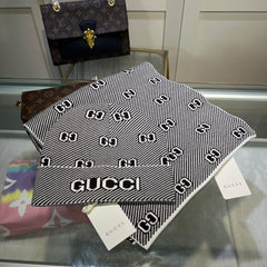 SET SCARF AND HAT IN BLACK MIX WHITE WOOL AND CASHMERE 946332