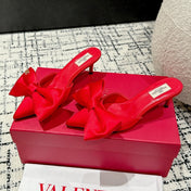 HIGH MULE IN CHERRY RED SILK