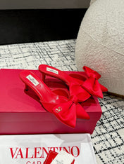 HIGH MULE IN CHERRY RED SILK