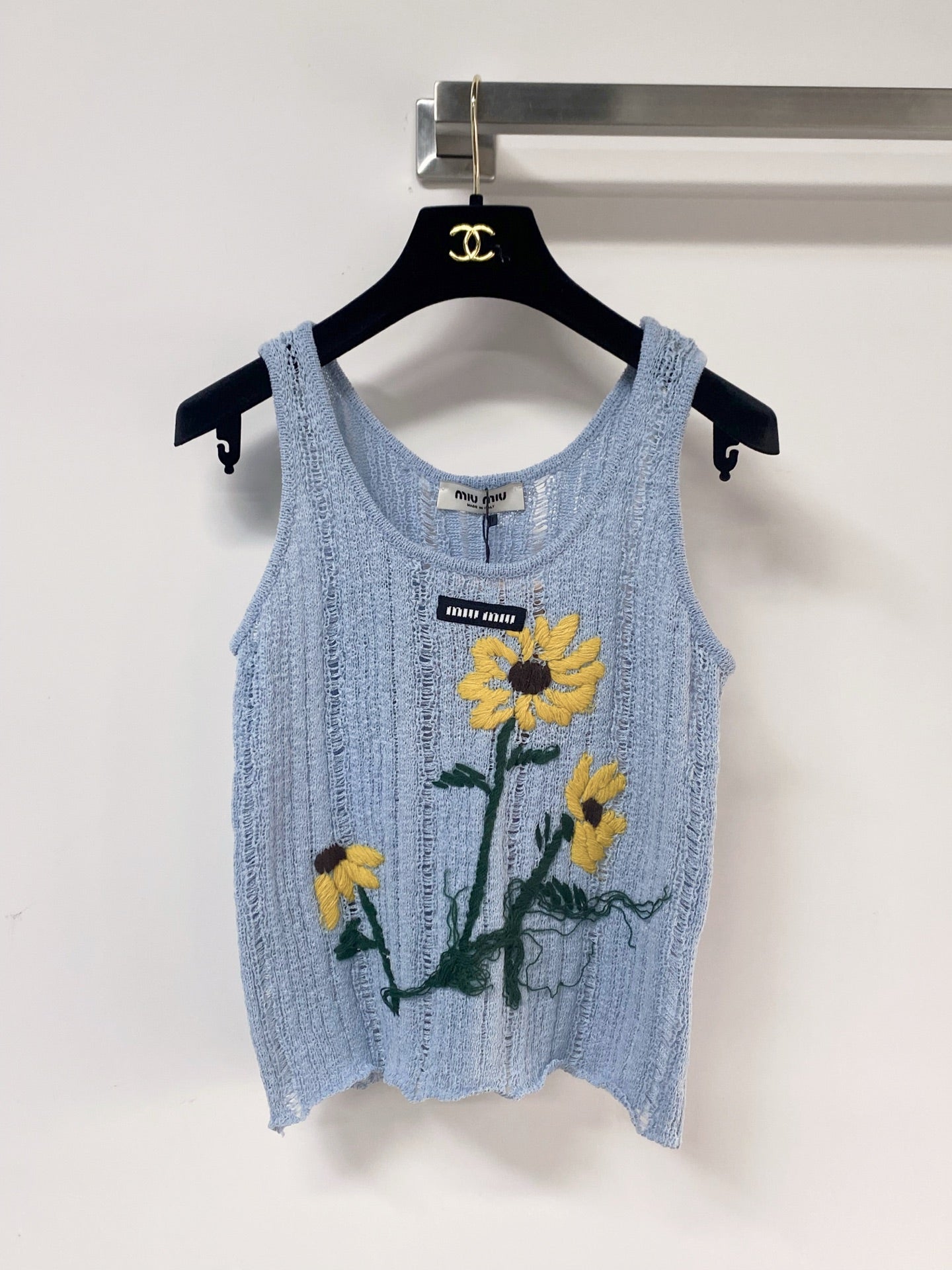 MIUMIU 26S SLEEVELESS SWEATER STYLE 1132