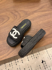 CHANEL 26S PLATFORM SLIDES 40 MM IN BLACK WOVEN RAFFIA