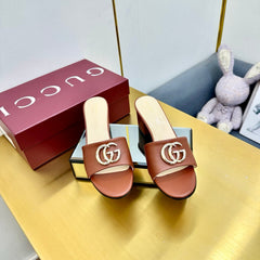 GG HIGH HEELS IN BROWN CALFSKIN GOLD-TONE HARDWARE WITH RHINESTONES
